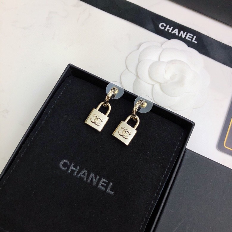 Ch**el earrings